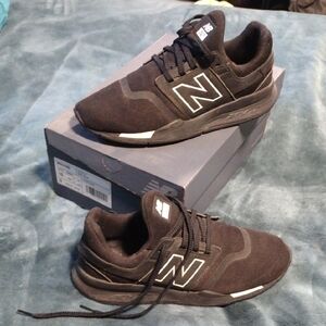 New Balance Men's Black Athletic Shoes